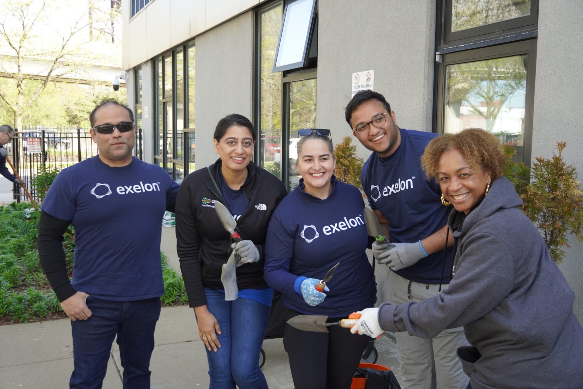 Exelon employees volunteering as gardeners.